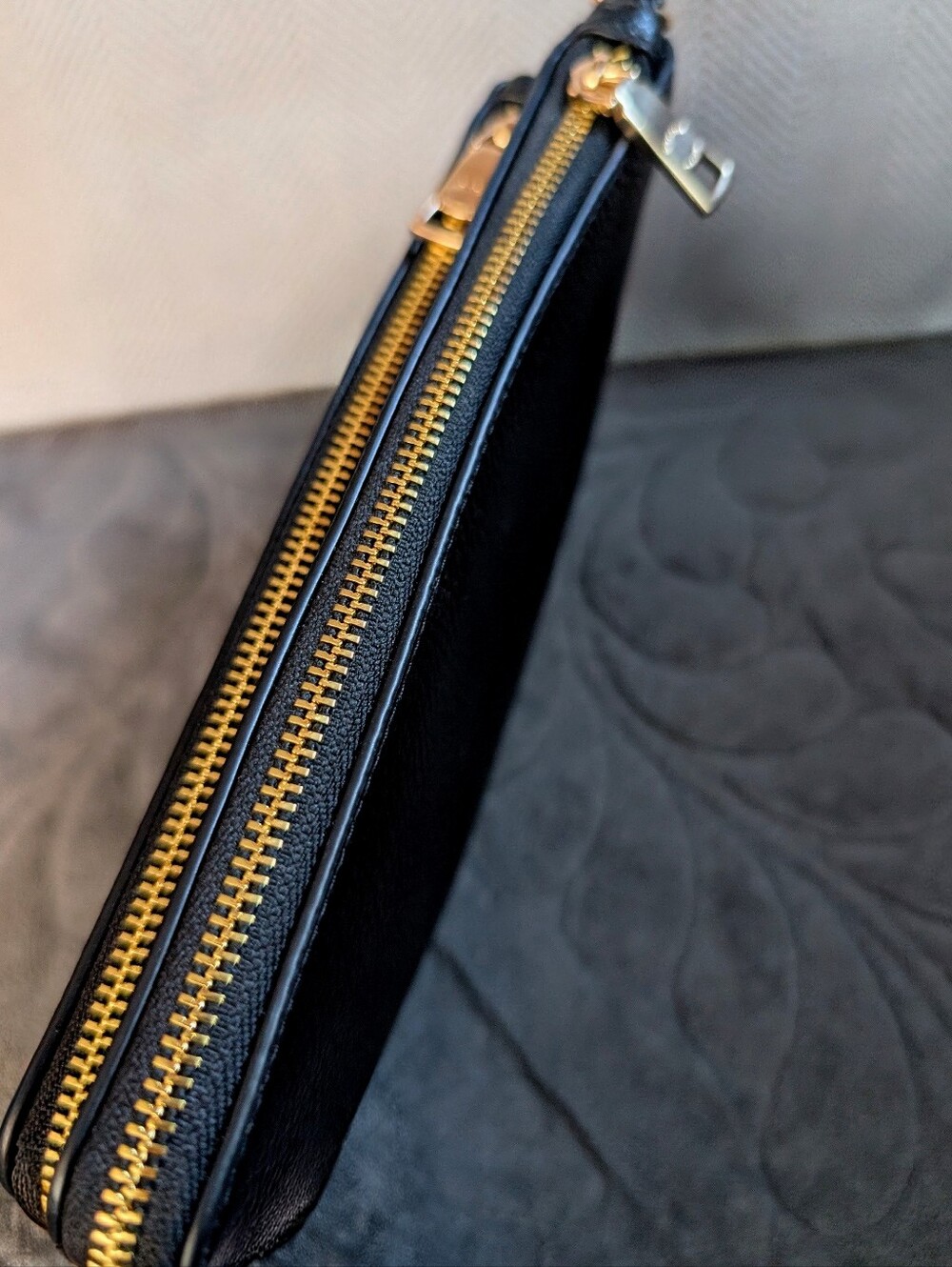 Coach Double Zip Signature Wallet in Walnut, Black  & Gold New - Picture 4 of 5